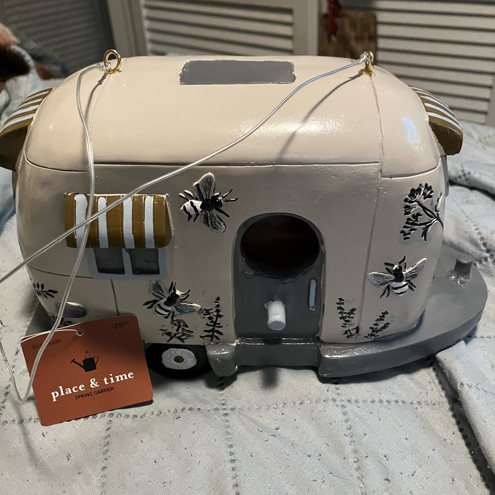 NWT Place and Time Camper Birdhouse With Bee Design